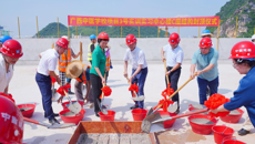 附设中医学校东盟校区3#实训实习中心C座、12#学生食堂大楼顺利封顶