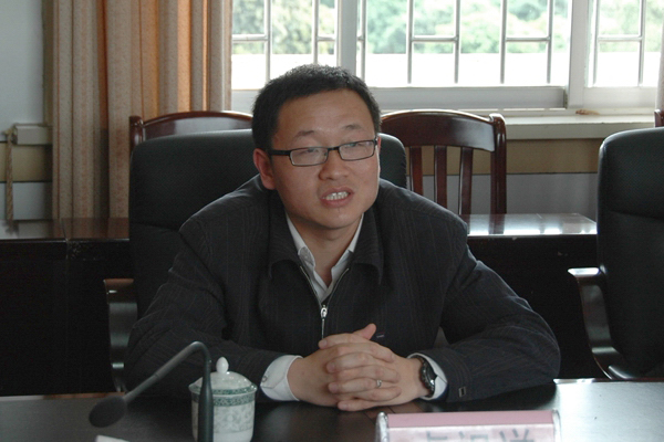 柳州师专卢祖送副校长发言