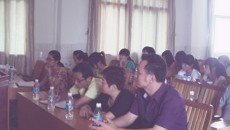 紧随党的步伐 高举党的旗帜——记广西中医学院护理学院学生党支部民主生活会议