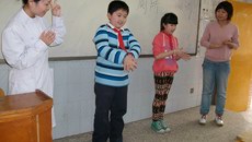 “活雷锋”白衣天使，携健康小知识进小学校园——广西中医学院护理学院09护本志愿者“活雷锋”在南宁市园湖小学进行健康小知识献爱心活动