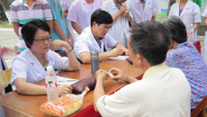 义心义诊——基础医学院继续开展学雷锋义诊活动