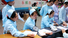 先心病90后手术缺血陷窘境 科室护士挽袖献血送温情