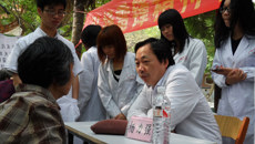 基础医学院继续开展“弘扬雷锋精神，参与志愿服务”系列活动