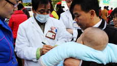 冬日里的温暖——瑞康医院义诊专家团到西乡塘区文华园小区开展义诊