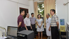 东兰县人民政府徐迪克县长一行到一附院参观交流