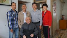 药学院走访慰问退休老教师代表