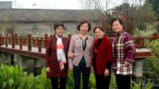 制药厂开展“喜迎三八”参观社会主义新农村活动