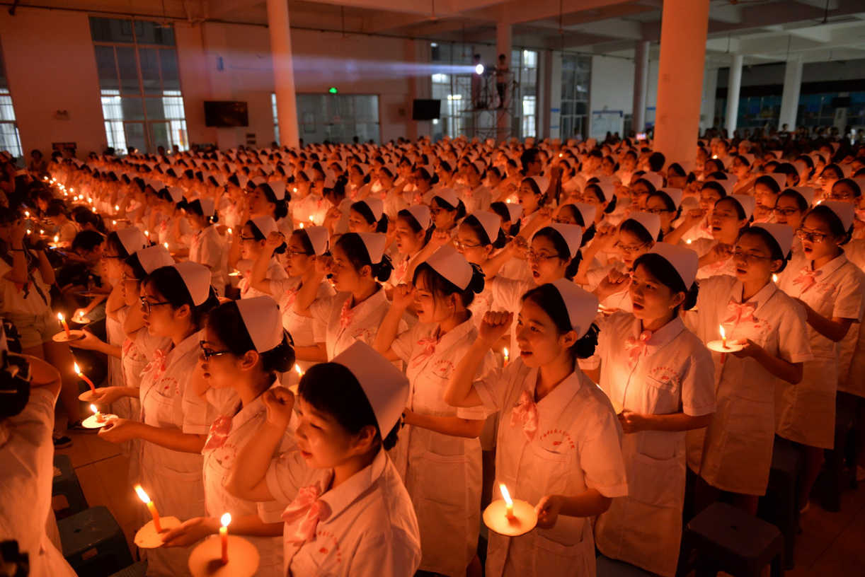 同学们庄严宣誓