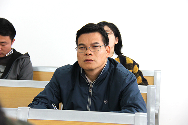 广西师范学院政法学院侯宣杰院长深入课堂听课