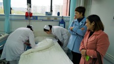 南宁市中医医院一行到护理学院参观交流