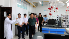 国家中医药管理局人事教育司副司长王振宇一行到我校调研