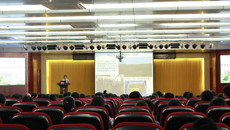 香港浸会大学赵中振教授应邀到我校作“本草的世界与世界的本草”专题讲座