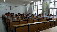 公共卫生与管理学院2017年春季学期 学生党支部党员转正大会顺利结束