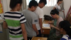 自治区资助办检查组到附设中医学校开展中职大龄受助学生数据核查工作