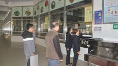 青秀区食品药品监督管理局来我校宣传 “创建国家食品安全城市”工作