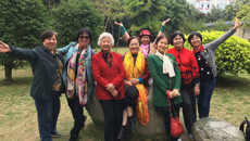 我校离退休女职工踏青庆祝“三八”妇女节