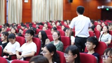 青春因志愿服务而精彩——中国优秀志愿者王万奇为我校学生讲座