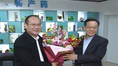 自治区主席陈武莅临我校慰问高层次人才代表奉建芳研究员