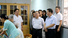 柳州市中医医院易平院长一行到重阳老年公寓参观交流