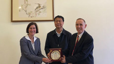 美国爱荷华大学代表团到我校访问