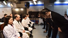 第一临床医学院举办2015级中医卓越班拜师仪式