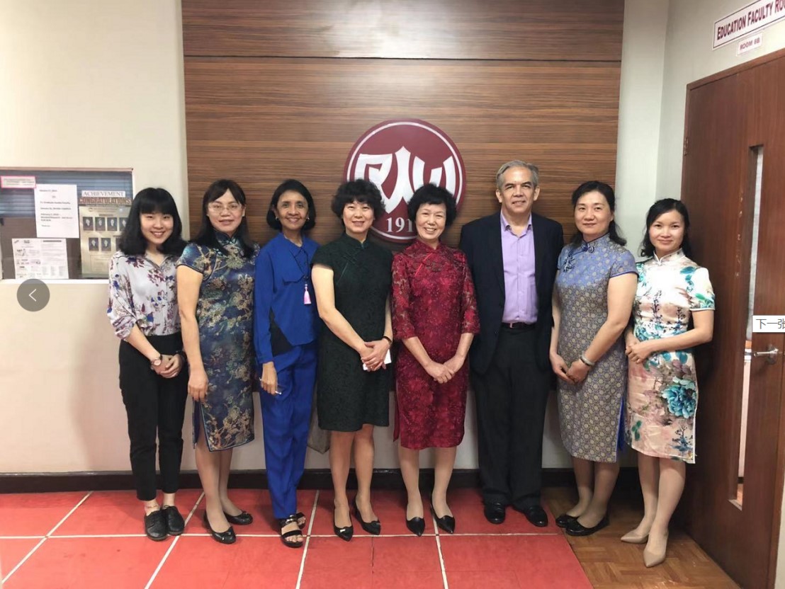 参观菲律宾女子大学