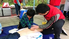 我校学子开展“弘扬志愿精神，传承中医文化”雷锋月义诊活动