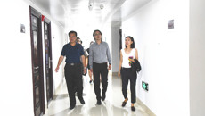 香港特区政府代表团到我校访问