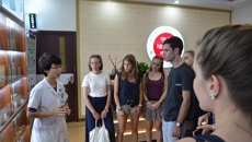 奥地利格拉兹大学、因斯布鲁克大学、维恩大学药学院代表团到一附院参观学习