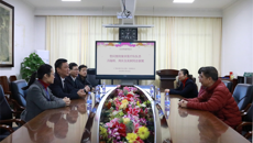 一附院领导春节前夕慰问援非队员家属