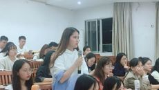 护理学院举行贫困生学习经验交流座谈会