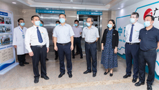 自治区政府副主席黄俊华莅临附属瑞康医院调研指导