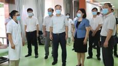 自治区副主席黄俊华莅临我校重阳老年公寓调研指导中医药医养结合传承创新发展工作