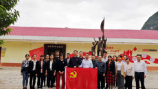 党委办公室、纪监审党支部赴马山县开展“走进红色故乡 感受乡村振兴”主题党日活动