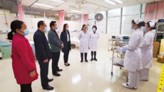 学校党委副书记庞宇舟看望慰问护理技能大赛备赛选手