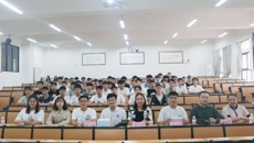 护理学院成功举办男护生座谈会