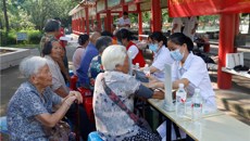 一附院团委、社工部开展“情暖童心，青春护苗”暑期社会实践活动