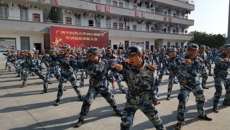 我校举行2021级新生军训汇演暨总结大会