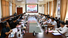 富川瑶族自治县县委副书记、县长胡德珺来我校座谈交流