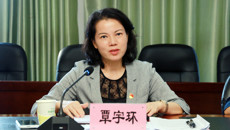 学校纪委书记覃宇环到制药厂调研指导工作