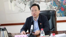 我校召开党委理论学习中心组学习（扩大）会