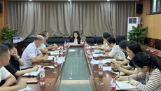 学校党委副书记、纪委书记覃宇环到后勤处开展校园食堂规范化管理自查自纠工作督查 