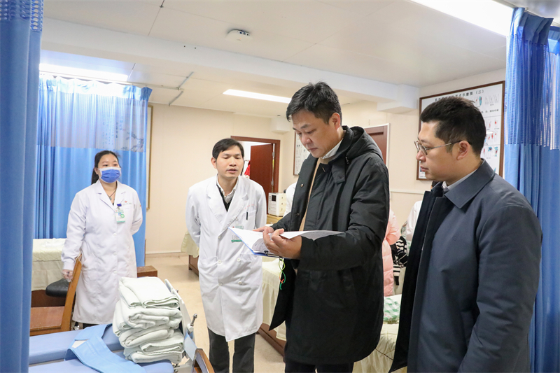 1医院领导深入一线开展安全风险隐患大检查