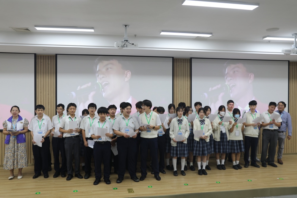 港研学团学生合唱歌曲《红日》_副本