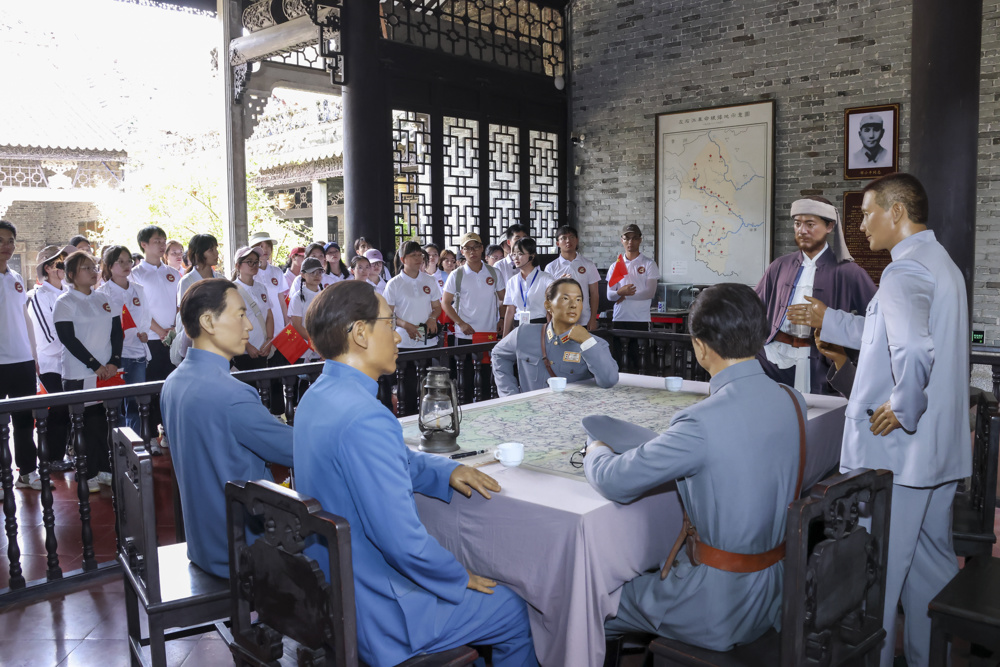 粤东会馆（红七军军部旧址）参观学习