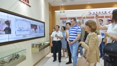 塞尔维亚前进党干部考察团到附属国际壮医医院参观