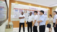 科摩罗中科友谊医院副院长伊素菲·候萨姆到国壮参观交流