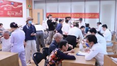 附属国际壮医医院“博士讲团”走进悦年华颐养社区 送上冬季护“心”大礼包