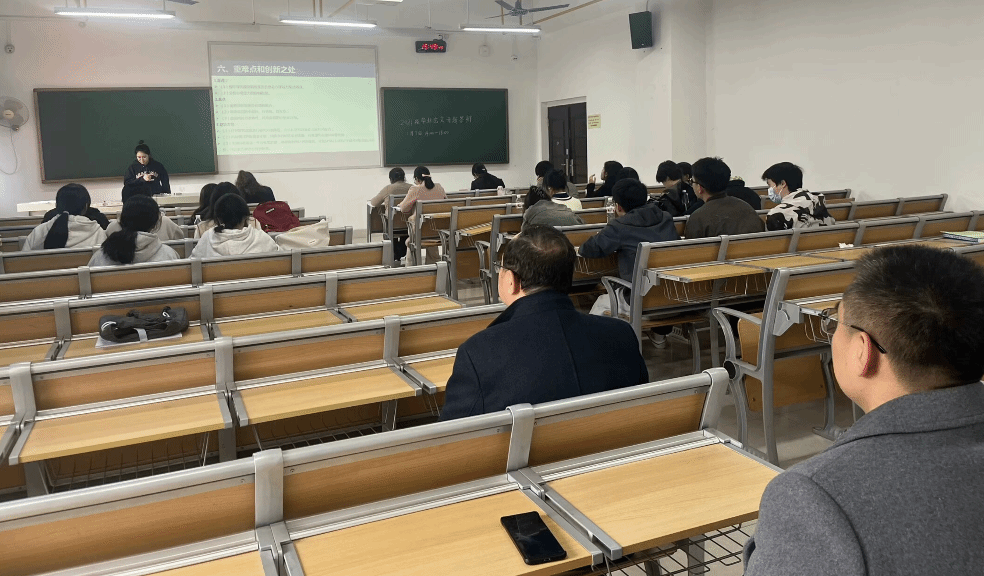 ▲副院长杨仕权到现场观摩指导