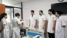 广西名中医陈小刚教授赴合浦县中医医院开展“名中医八桂行”活动